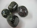 Rubis sur zoizite (Spinel sur matrice)